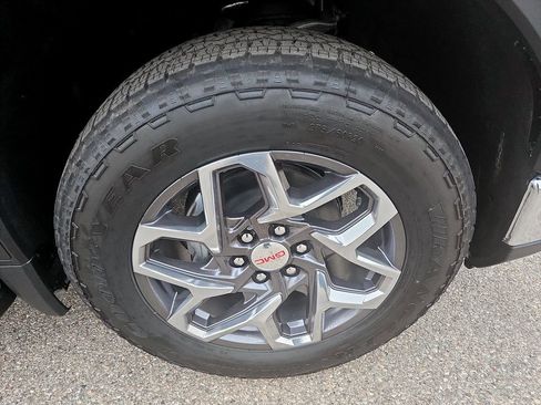 New 2026 GMC Sierra 1500 SLT w/ SLT Premium Package image 39