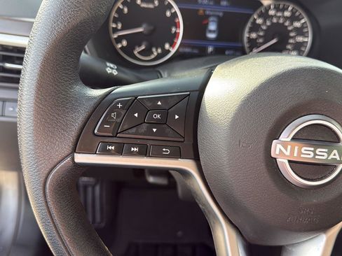 Used 2024 Nissan Altima 2.5 SV FWD image 18