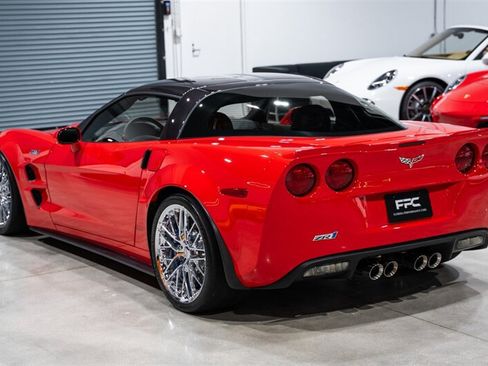 Used 2010 Chevrolet Corvette ZR1 w/ Preferred Equipment Group RWD image 4