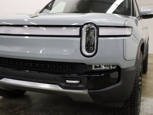 Used 2023 Rivian R1S Adventure image 10
