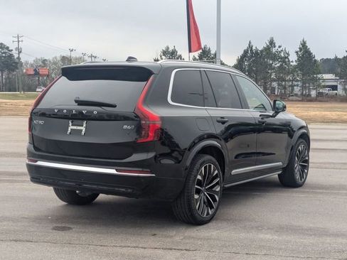 Used 2025 Volvo XC90 B6 Plus image 3