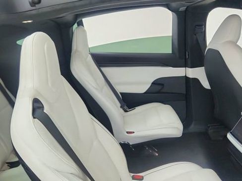 Used 2022 Tesla Model X Plaid image 25