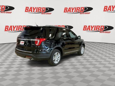 Used 2018 Ford Explorer XLT w/ Equipment Group 202A AWD/4WD image 8