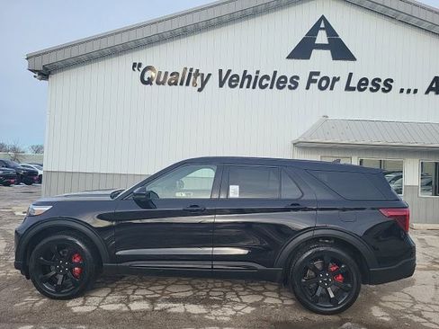 Used 2022 Ford Explorer ST w/ ST Street Pack image 11