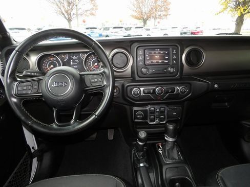 Used 2020 Jeep Wrangler Unlimited Freedom Edition image 17