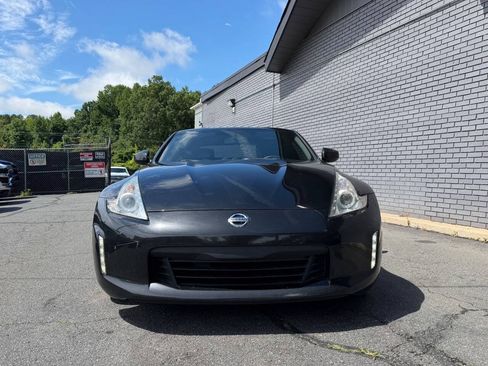 Used 2016 Nissan 370Z Coupe RWD image 2