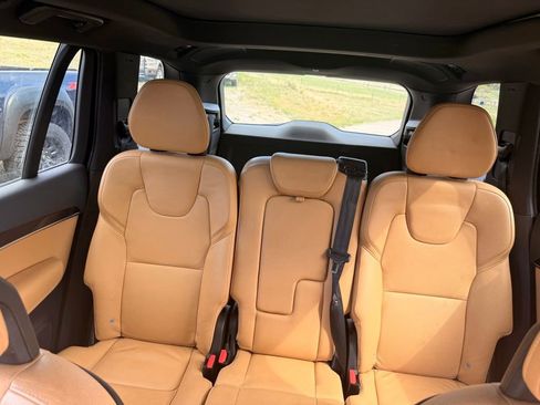Used 2018 Volvo XC90 T6 Momentum w/ Convenience Package AWD/4WD image 11