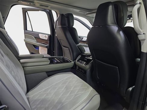 Used 2022 Lincoln Navigator Black Label image 13
