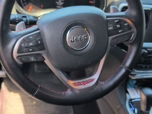 Used 2017 Jeep Grand Cherokee Trailhawk w/ Trailhawk Luxury Group AWD/4WD image 7