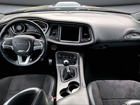 Used 2016 Dodge Challenger R/T Scat Pack RWD image 7