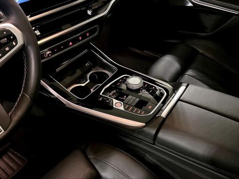 Certified 2025 BMW X7 M60i AWD/4WD image 16