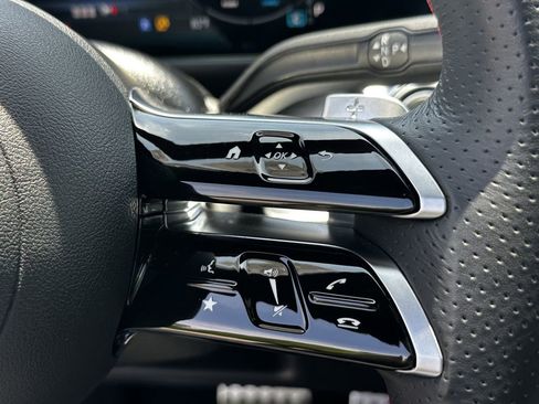 Certified 2025 Mercedes-Benz GLB 250 image 29