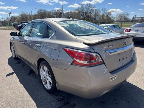 Used 2014 Nissan Altima 2.5 SV w/ Convenience Package image 7