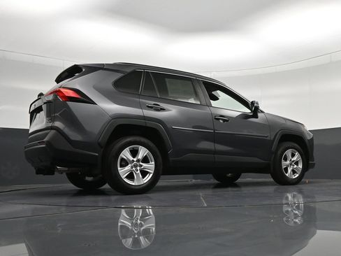 Used 2021 Toyota RAV4 XLE AWD/4WD image 27