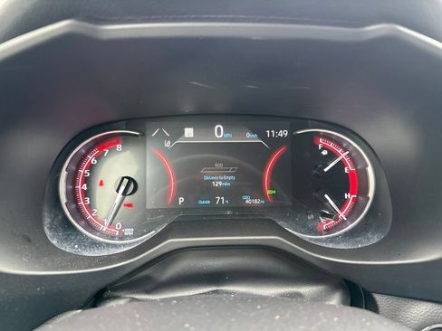Used 2025 Toyota RAV4 XLE FWD image 12