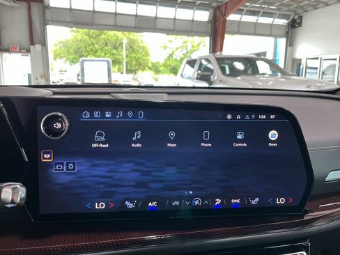 New 2026 Chevrolet Traverse Z71 AWD/4WD image 25