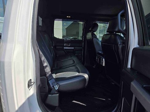 Used 2016 Ford F150 Platinum w/ Equipment Group 701A Luxury image 13