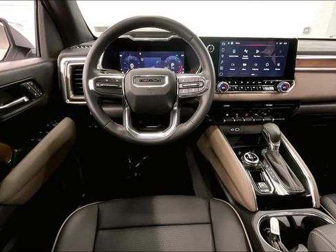 Used 2025 GMC Canyon Denali image 5