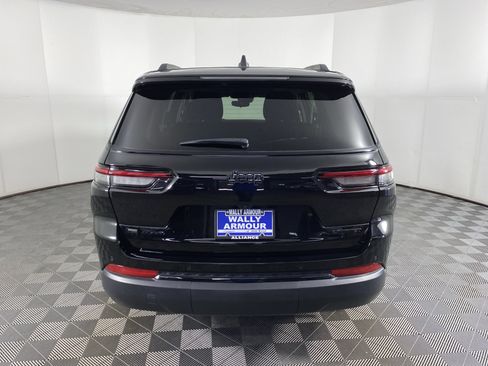 Used 2023 Jeep Grand Cherokee L Limited w/ Black Appearance Package AWD/4WD image 10