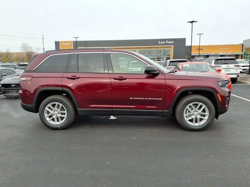 New 2026 Jeep Grand Cherokee Laredo image 18