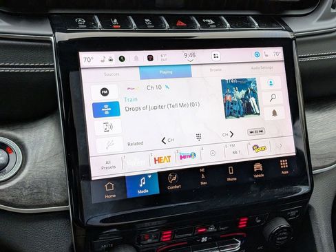 Used 2024 Jeep Grand Cherokee L Limited image 19