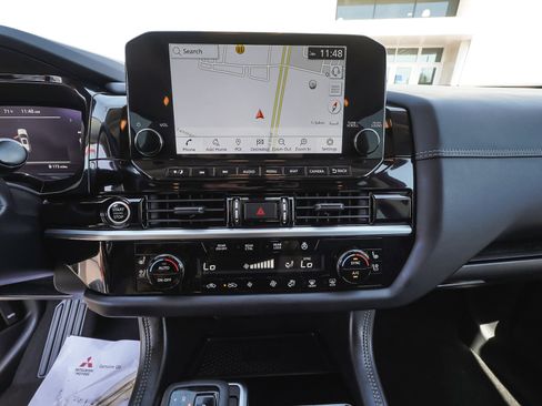 Used 2023 Nissan Pathfinder Platinum AWD/4WD image 23