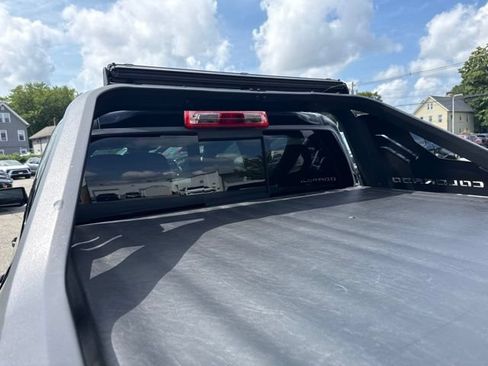Used 2025 Chevrolet Colorado Z71 w/ Midnight Edition AWD/4WD image 13