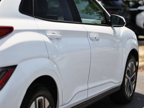 Used 2023 Hyundai Kona SE FWD image 8