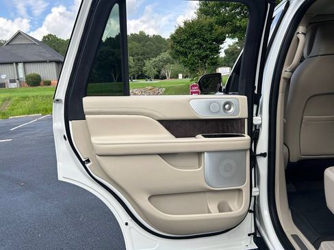 Used 2020 Lincoln Navigator Reserve w/ Luxury Package AWD/4WD image 64