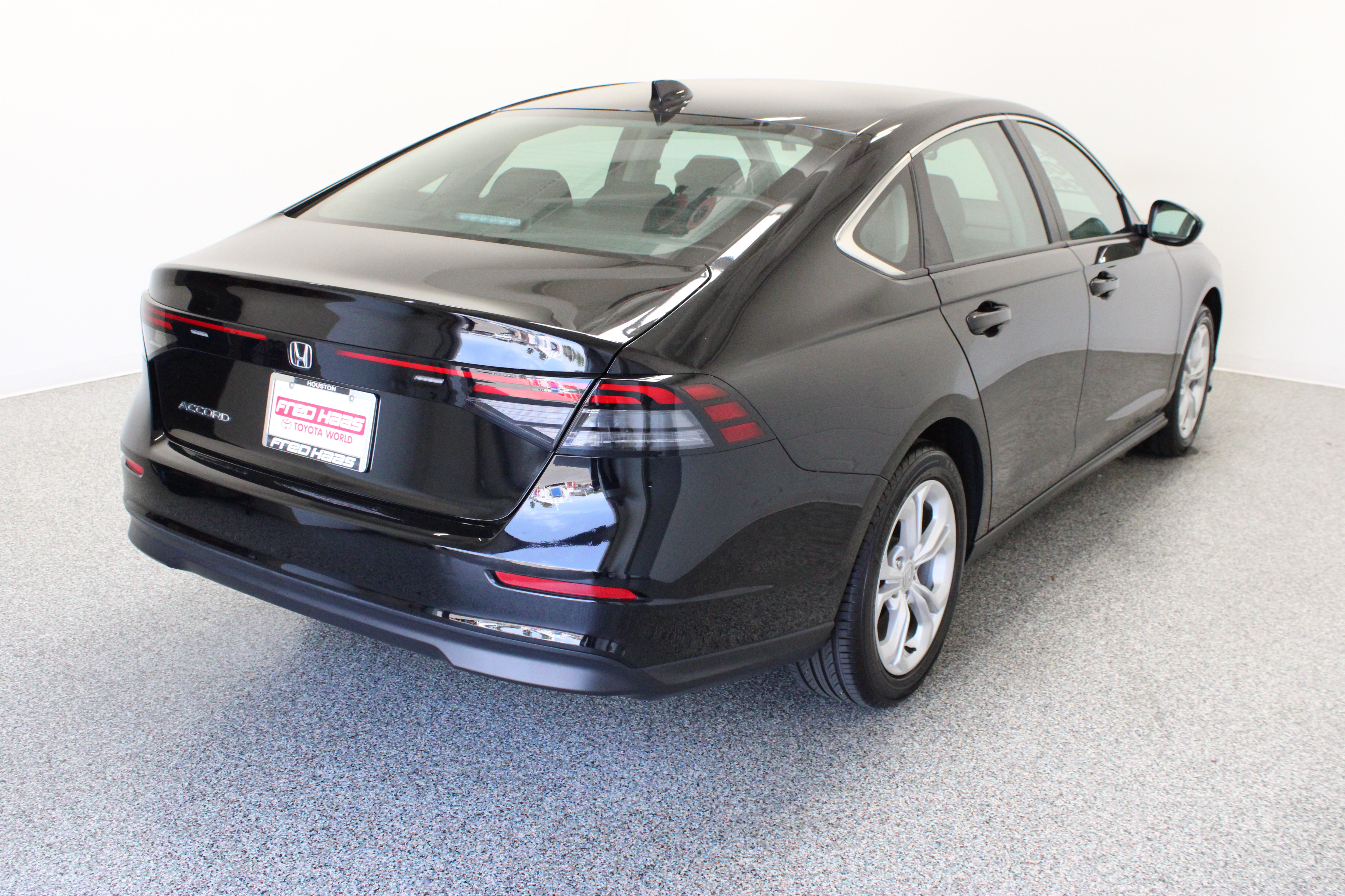 Used 2025 Honda Accord LX image 7