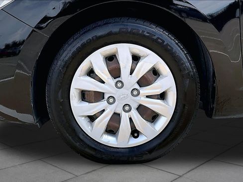 Used 2021 Hyundai Accent SE FWD image 11