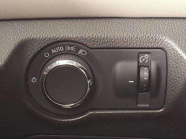 Used 2013 Chevrolet Cruze LS FWD image 20