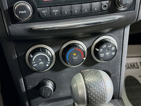 Used 2015 Nissan Rogue S w/ Convenience Package image 16