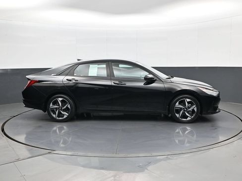 Certified 2023 Hyundai Elantra SEL w/ Convenience Package FWD image 4