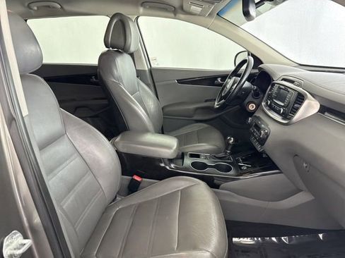 Used 2016 Kia Sorento EX image 22