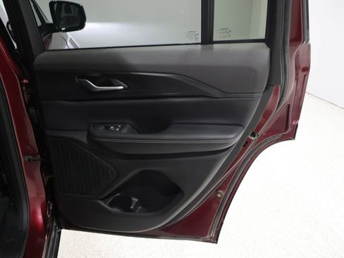 Used 2024 Jeep Grand Cherokee Altitude AWD/4WD image 21