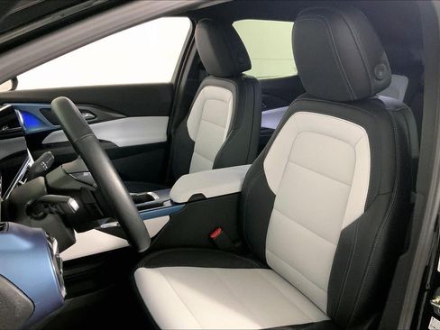 Used 2025 Chevrolet Equinox EV LT image 22