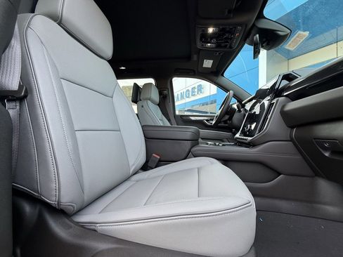 New 2026 GMC Yukon XL Elevation w/ Elevation Premium Package image 18