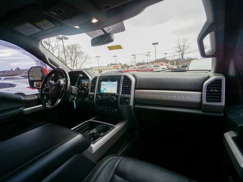 Used 2018 Ford F250 Lariat w/ Lariat Value Package image 30