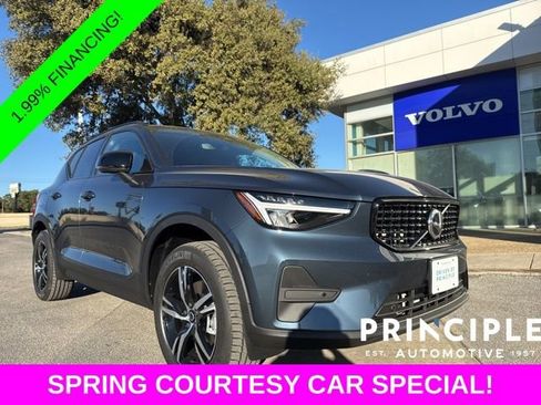 New 2026 Volvo XC40 B5 Core AWD/4WD image 1