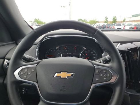 Certified 2023 Chevrolet Traverse LT FWD image 11