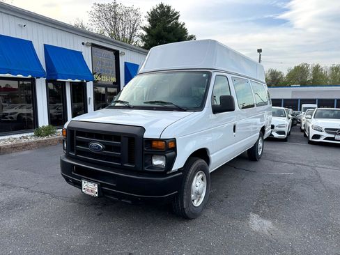 Used 2009 Ford E-250 and Econoline 250 Extended image 1