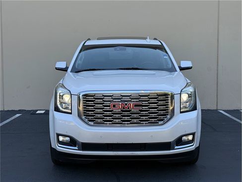 Used 2019 GMC Yukon XL Denali w/ Denali Ultimate Package AWD/4WD image 2