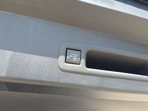 New 2026 Toyota Sienna Platinum AWD/4WD image 31
