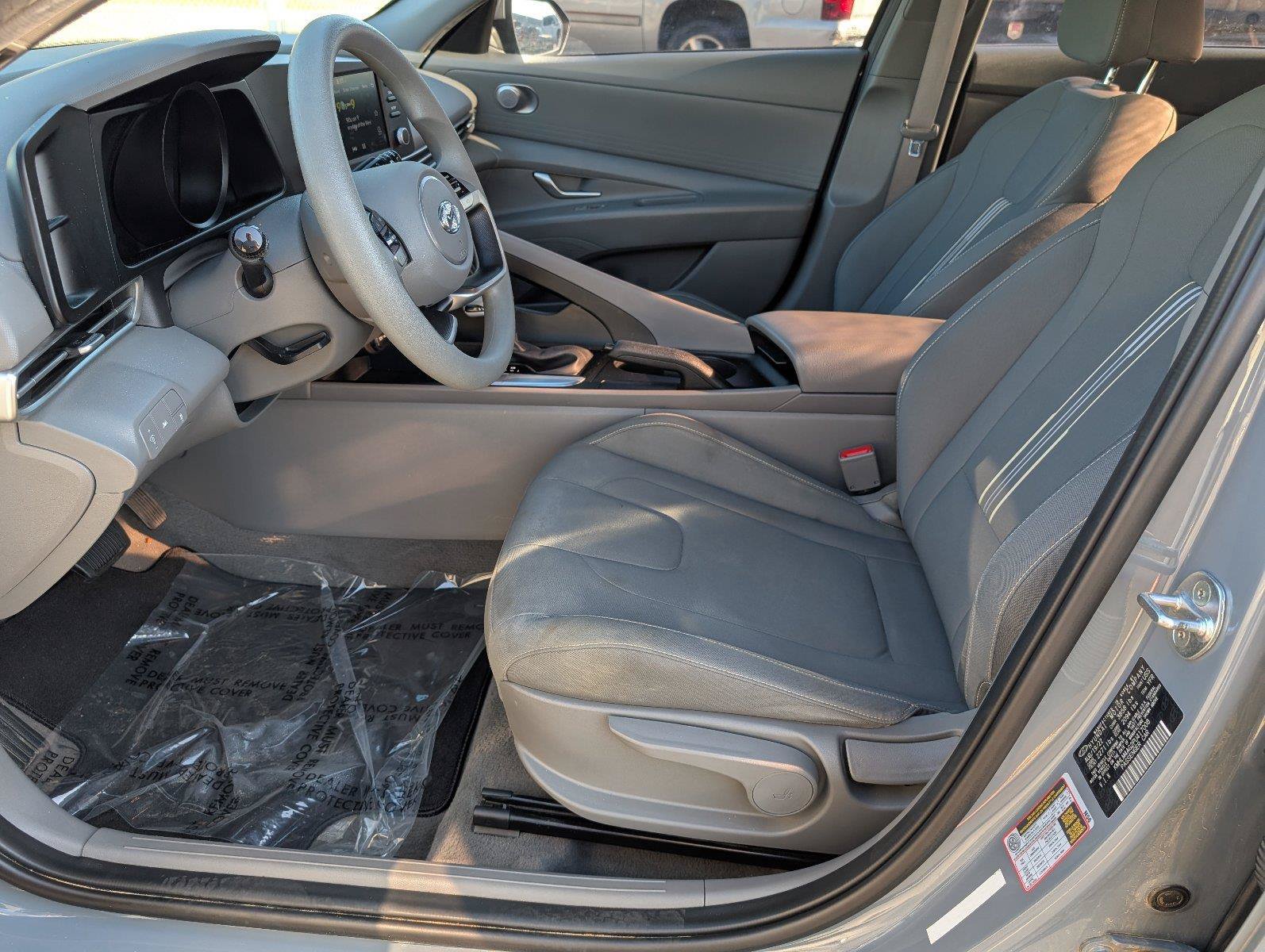 Used 2023 Hyundai Elantra SEL FWD image 14