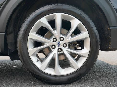Used 2021 Ford Explorer Platinum w/ Equipment Group 601A AWD/4WD image 16