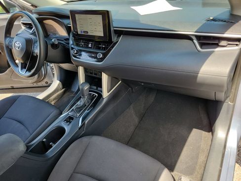 Used 2024 Toyota Corolla Cross LE w/ Moonroof Package FWD image 16