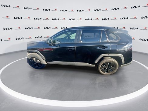 Used 2020 Toyota RAV4 LE image 5
