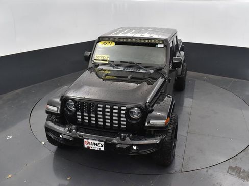 Used 2021 Jeep Gladiator Overland image 38