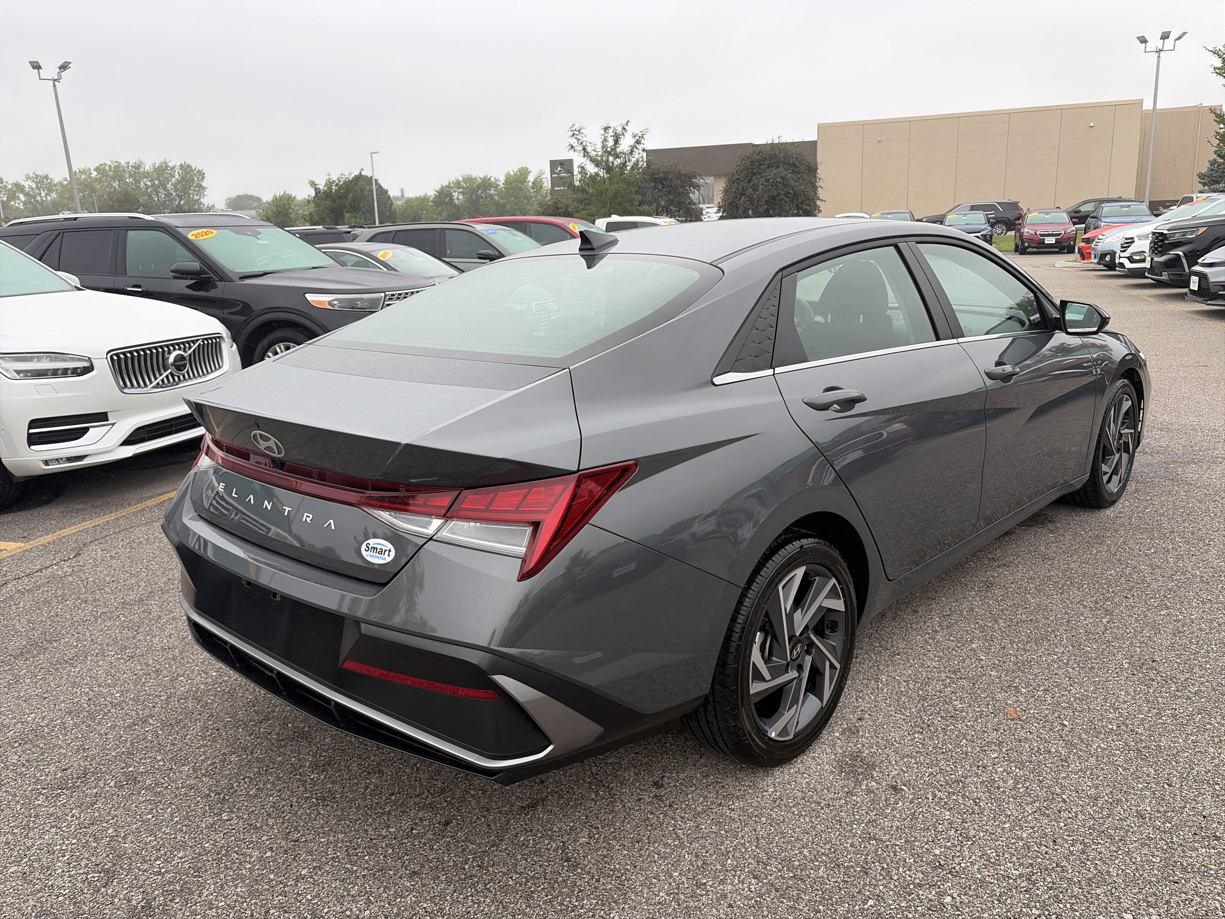 Used 2025 Hyundai Elantra SEL FWD image 5